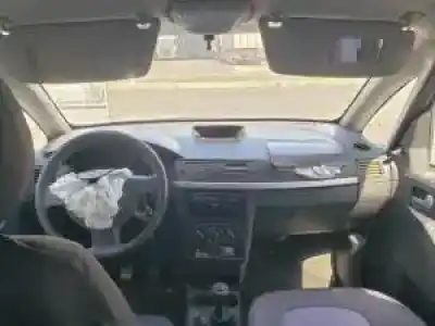 Veicolo di demolizione opel meriva d-y17dt dell'anno 2003 alimentato 