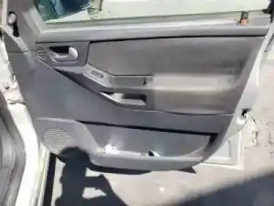 Veicolo di demolizione opel meriva d-y17dt dell'anno 2003 alimentato 