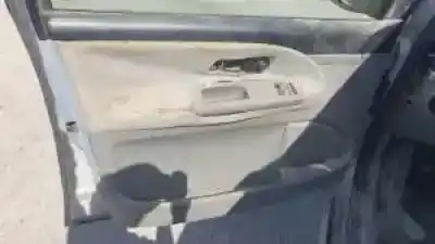 Veículo de Sucata ford galaxy (vy) auy do ano 2000 alimentado 