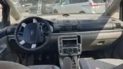 Veículo de Sucata ford galaxy (vy) auy do ano 2000 alimentado 