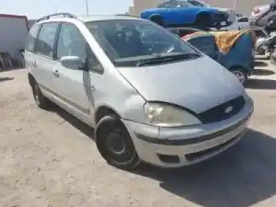 Veículo de Sucata ford galaxy (vy) auy do ano 2000 alimentado 
