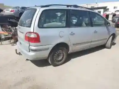 Veículo de Sucata ford galaxy (vy) auy do ano 2000 alimentado 