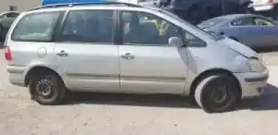 Veículo de Sucata ford galaxy (vy) auy do ano 2000 alimentado 