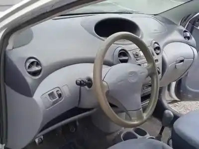 Здавання транспортного засобу toyota yaris (ncp1/nlp1/scp1) 1szfe року 2003 потужний 