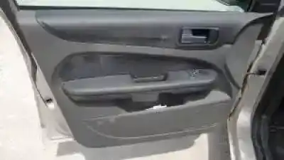 Veicolo di demolizione ford focus berlina (cap) g/hwda dell'anno 2004 alimentato 