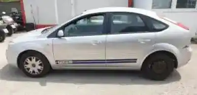 Veicolo di demolizione ford focus berlina (cap) g/hwda dell'anno 2004 alimentato 