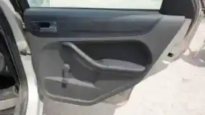 Veicolo di demolizione ford focus berlina (cap) g/hwda dell'anno 2004 alimentato 