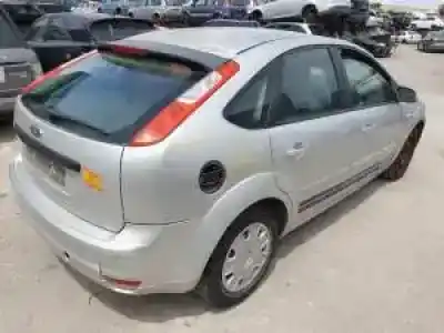 Veicolo di demolizione ford focus berlina (cap) g/hwda dell'anno 2004 alimentato 