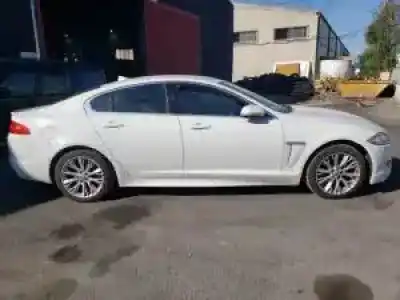 Scrapping Vehicle jaguar xf (x250) 224dt of the year 2012 powered 