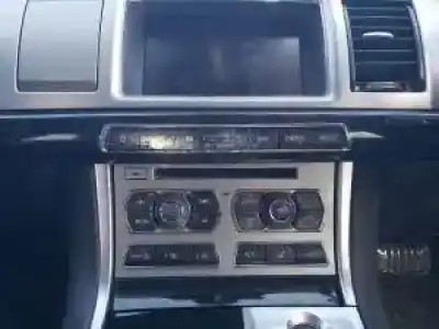 Scrapping Vehicle jaguar xf (x250) 224dt of the year 2012 powered 