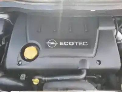Veicolo di demolizione opel zafira b d-z19dt dell'anno 2005 alimentato 