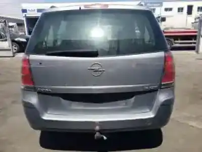 Veicolo di demolizione opel zafira b d-z19dt dell'anno 2005 alimentato 