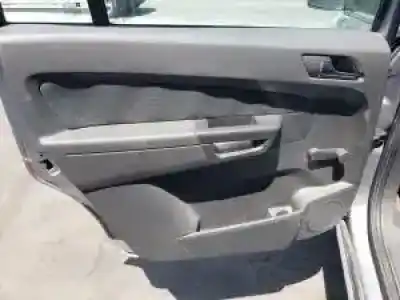 Veicolo di demolizione opel zafira b d-z19dt dell'anno 2005 alimentato 