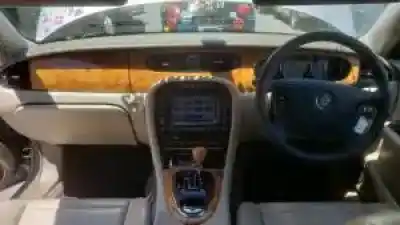 Scrapping Vehicle jaguar xj aj30 of the year 2003 powered 