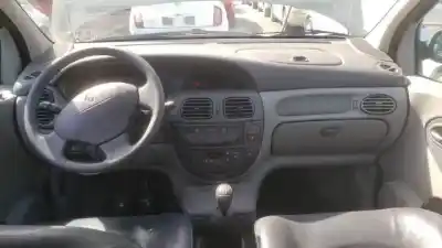 Scrapping Vehicle renault scenic (ja..) f9q732 of the year 2001 powered 