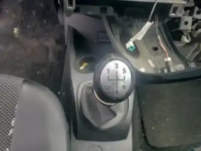 Veicolo di demolizione renault clio iii k9km768 dell'anno 2007 alimentato 