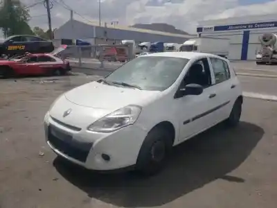 Veicolo di demolizione renault clio iii k9km768 dell'anno 2007 alimentato 