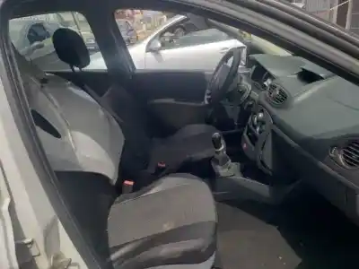 Veicolo di demolizione renault clio iii k9km768 dell'anno 2007 alimentato 