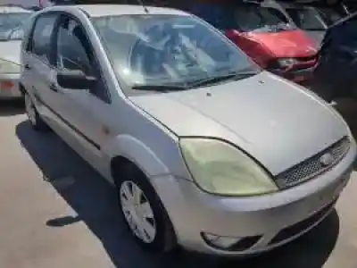 Veicolo di demolizione ford fiesta (cbk) g/fxjb dell'anno 2001 alimentato 