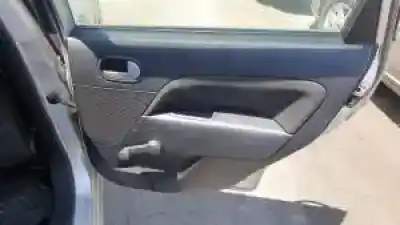 Veicolo di demolizione ford fiesta (cbk) g/fxjb dell'anno 2001 alimentato 