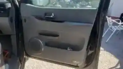 Veicolo di demolizione kia carnival ii j3 dell'anno 2001 alimentato 