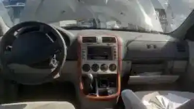 Veicolo di demolizione kia carnival ii j3 dell'anno 2001 alimentato 