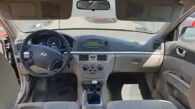 Veicolo di demolizione hyundai sonata (nf) d4ea-v dell'anno 2006 alimentato 