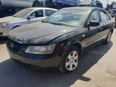 Veicolo di demolizione HYUNDAI SONATA (NF) D4EA-V dell'anno 2006 alimentato 