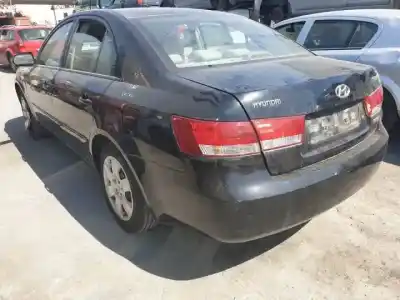 Veicolo di demolizione hyundai sonata (nf) d4ea-v dell'anno 2006 alimentato 