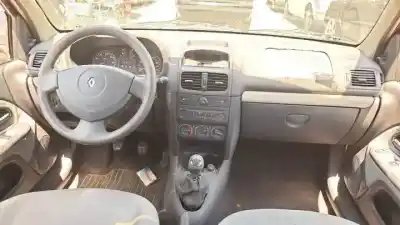 Scrapping Vehicle renault clio ii fase ii (b/cb0) d7f726 of the year 2001 powered 