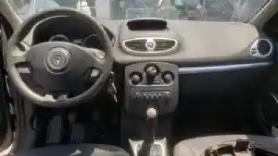 Veículo de Sucata renault clio iii d4f740 do ano 2005 alimentado 