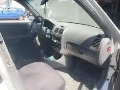 Veicolo di demolizione hyundai accent (lc) g4ec-g dell'anno 2000 alimentato 