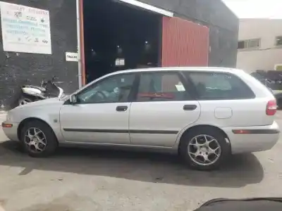 Scrapping Vehicle volvo v40 familiar b4184s3 of the year 1995 powered 