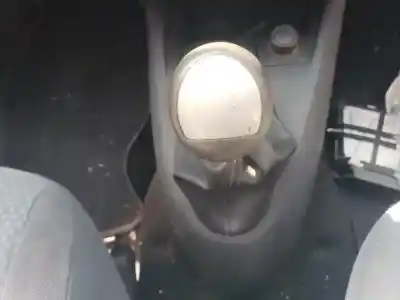 Здавання транспортного засобу renault clio ii fase ii (b/cb0) d4fg722 року 2001 потужний 