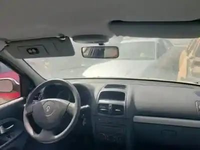 Здавання транспортного засобу renault clio ii fase ii (b/cb0) d4fg722 року 2001 потужний 