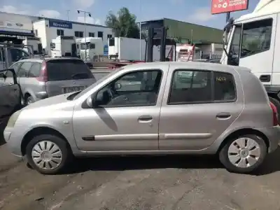 Здавання транспортного засобу renault clio ii fase ii (b/cb0) d4fg722 року 2001 потужний 