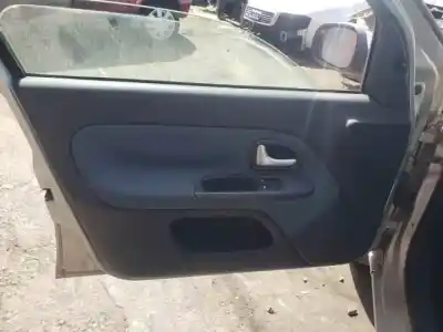 Здавання транспортного засобу renault clio ii fase ii (b/cb0) d4fg722 року 2001 потужний 