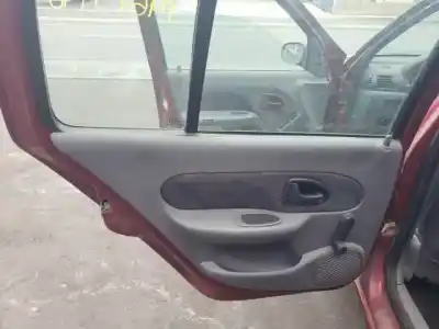 Здавання транспортного засобу renault clio ii fase i (b/cbo) d7f720.d7fg7.d7f726 року 1998 потужний 