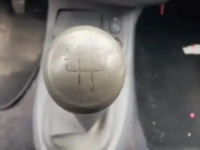 Здавання транспортного засобу renault clio ii fase i (b/cbo) d7f720.d7fg7.d7f726 року 1998 потужний 
