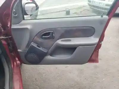 Здавання транспортного засобу renault clio ii fase i (b/cbo) d7f720.d7fg7.d7f726 року 1998 потужний 