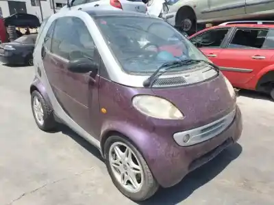 Veicolo di demolizione smart fortwo coupe m160910 dell'anno 1998 alimentato 