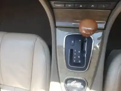 Veículo de Sucata jaguar s-type jb do ano 2002 alimentado 