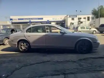 Veículo de Sucata jaguar s-type jb do ano 2002 alimentado 