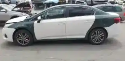 Scrapping Vehicle toyota avensis (t27) 2zr of the year 2015 powered 