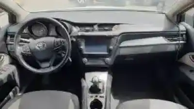 Scrapping Vehicle toyota avensis (t27) 2zr of the year 2015 powered 