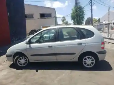Scrapping Vehicle renault scenic (ja..) 2.0 16v cat (f4r) of the year 2001 powered 