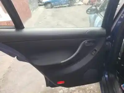 Здавання транспортного засобу seat leon (1m1) d-asv року 1999 потужний 