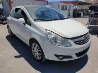 Véhicule à la ferraille opel corsa d z14xep de l'année 2008 alimenté 