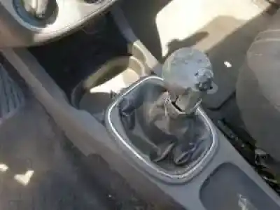 Véhicule à la ferraille opel corsa d z14xep de l'année 2008 alimenté 