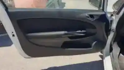 Véhicule à la ferraille opel corsa d z14xep de l'année 2008 alimenté 